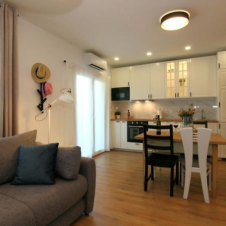 Apartments Tona Zaboric Luaran gambar