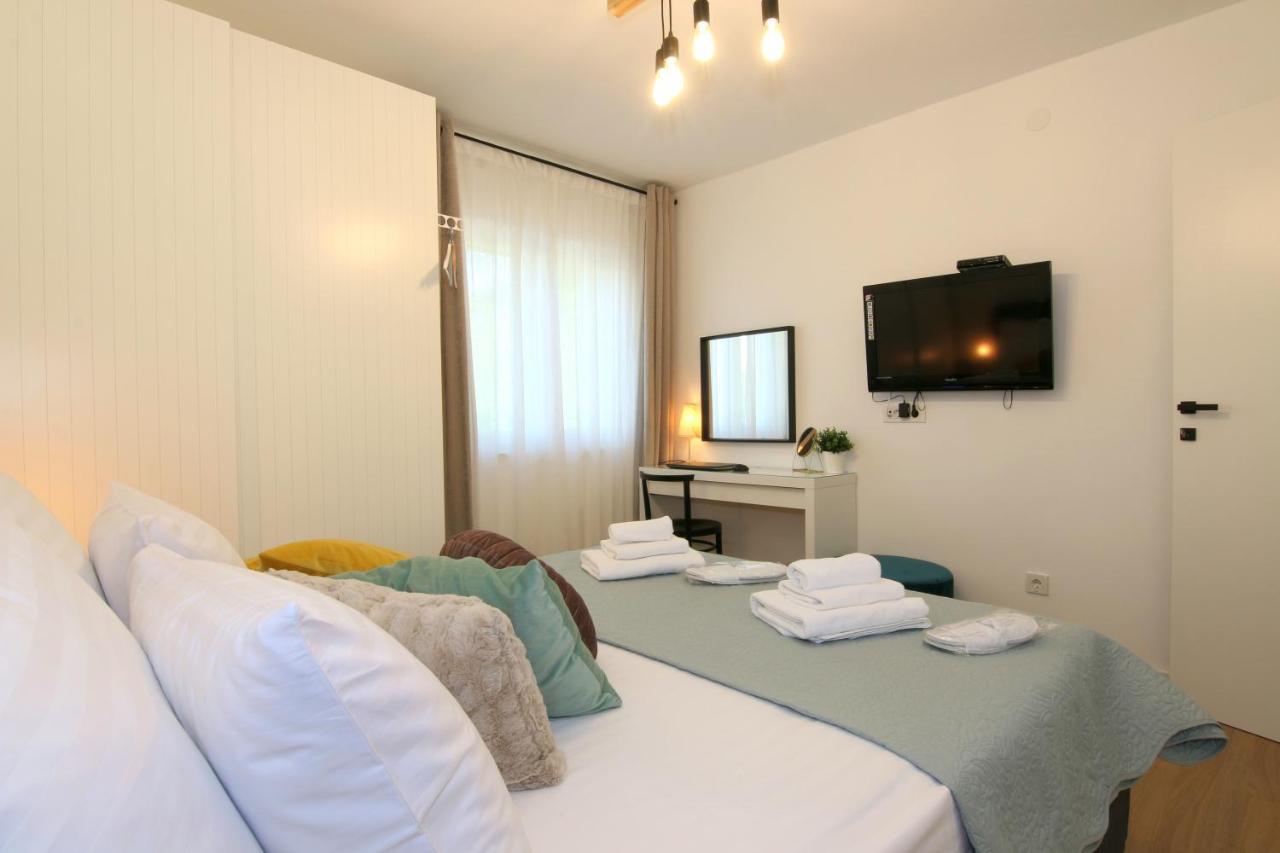 Apartments Tona Zaboric Luaran gambar
