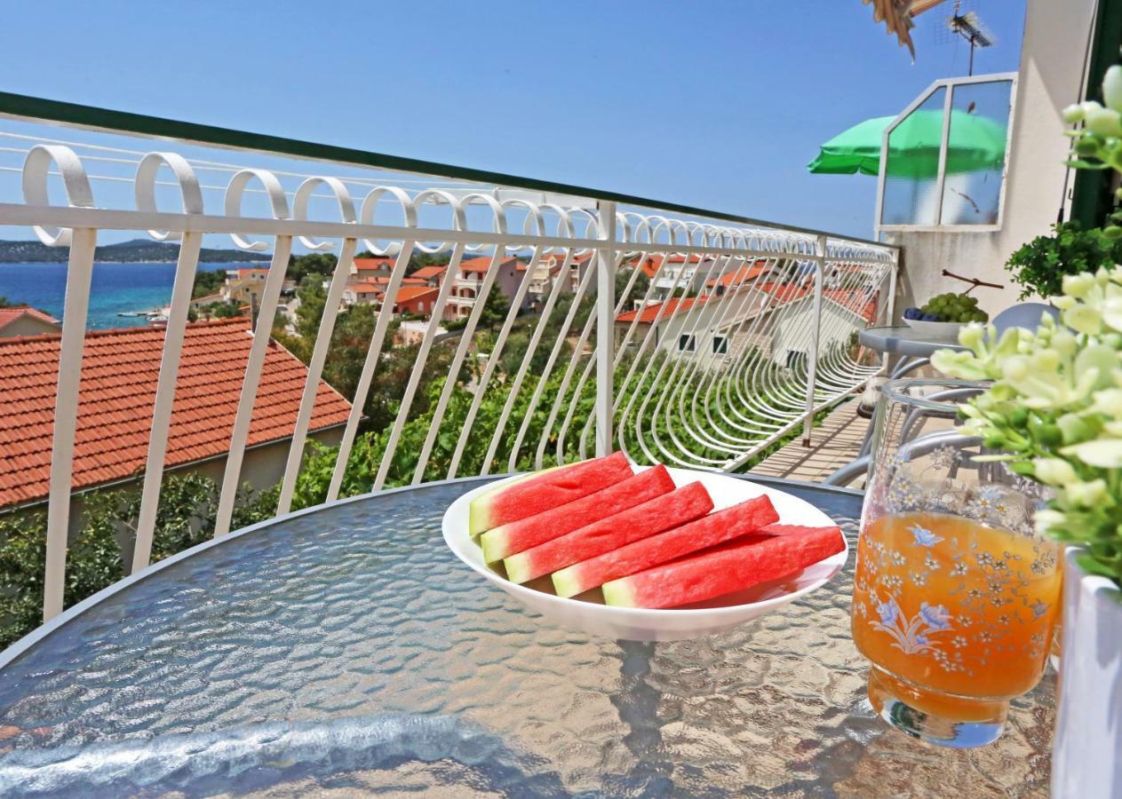 Apartments Tona Zaboric Luaran gambar