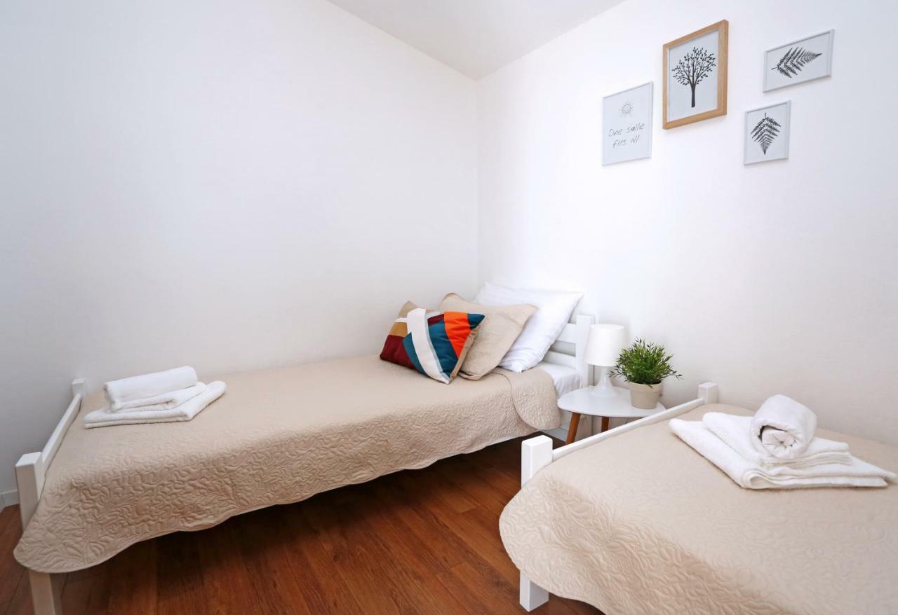 Apartments Tona Zaboric Luaran gambar