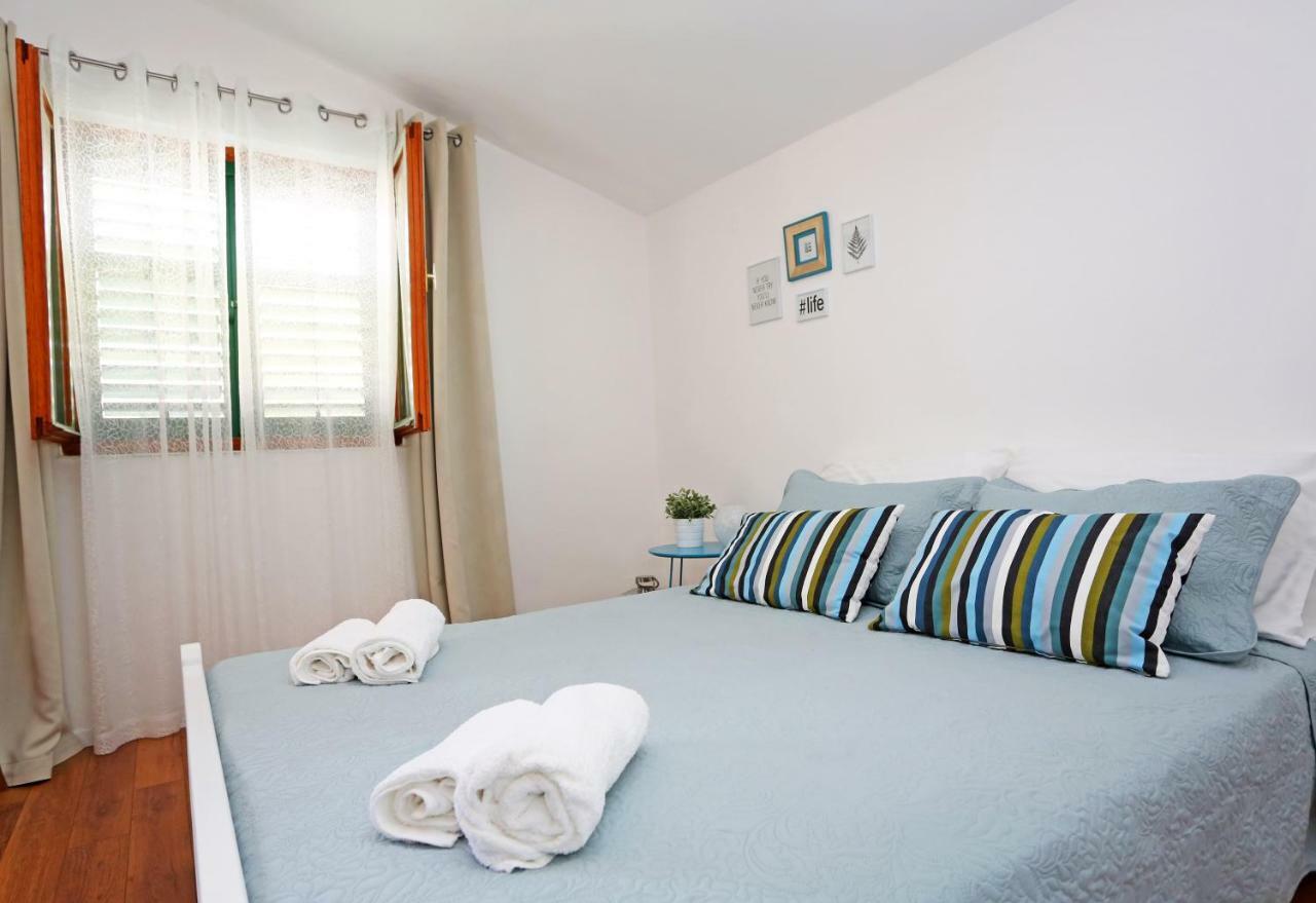 Apartments Tona Zaboric Luaran gambar
