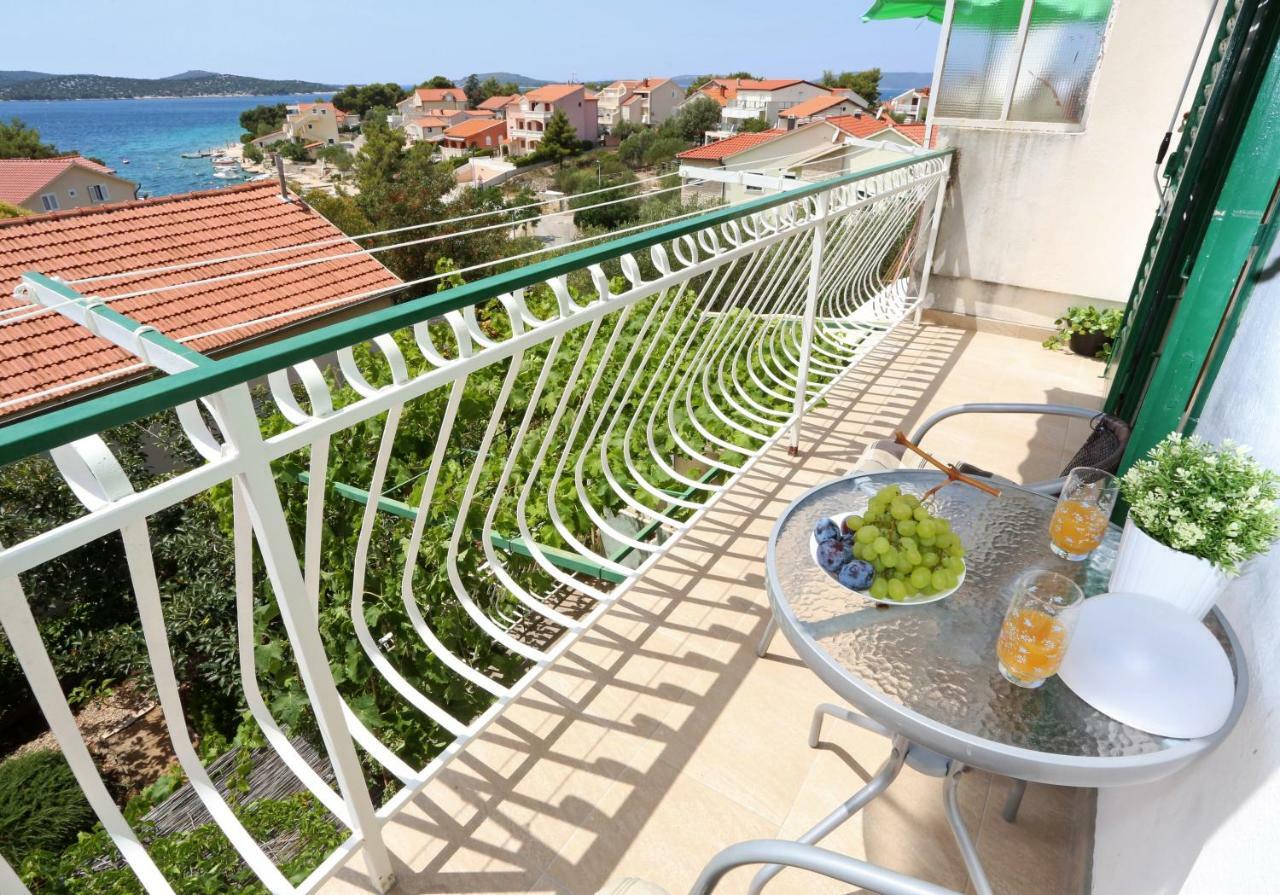 Apartments Tona Zaboric Luaran gambar