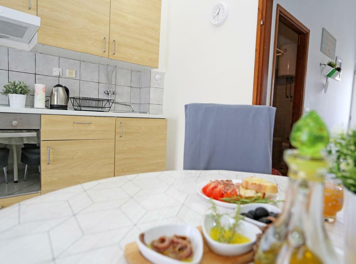 Apartments Tona Zaboric Luaran gambar