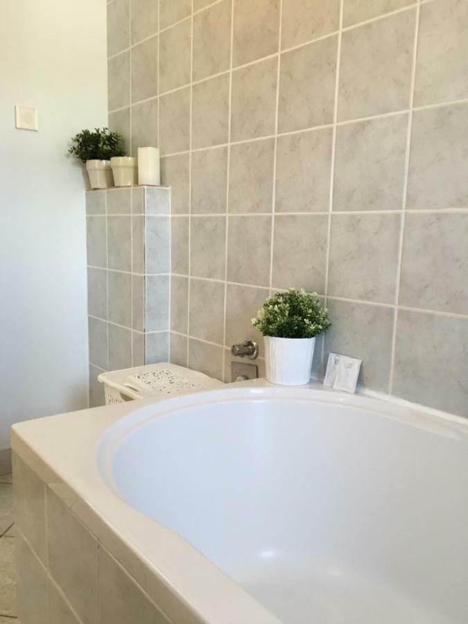 Apartments Tona Zaboric Luaran gambar